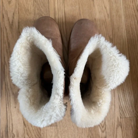 Ugg Bailey Button size 9 - Picture 7 of 8